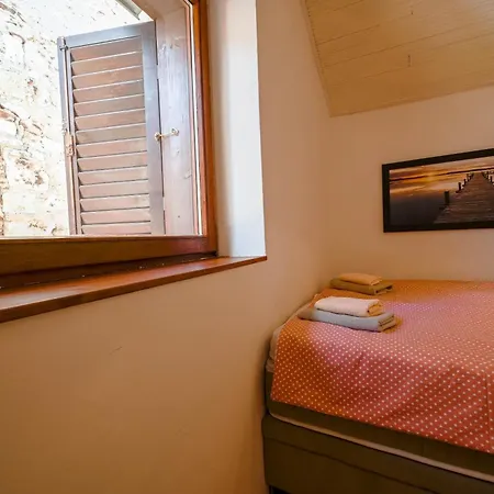 Ferri Apartment *