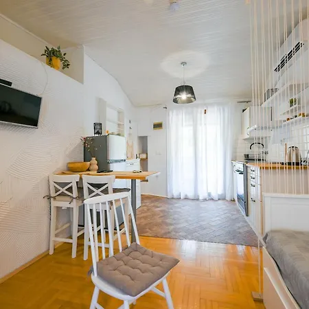 Ferri Apartment *